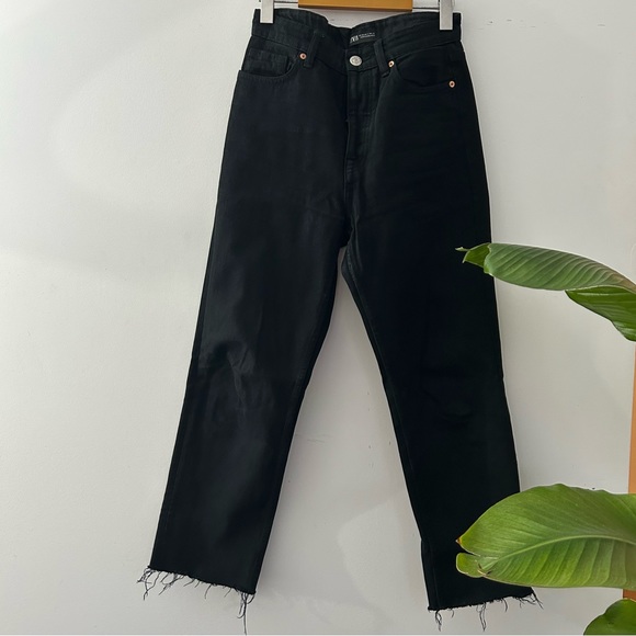 Zara - Black cropped jeans - Picture 3 of 15